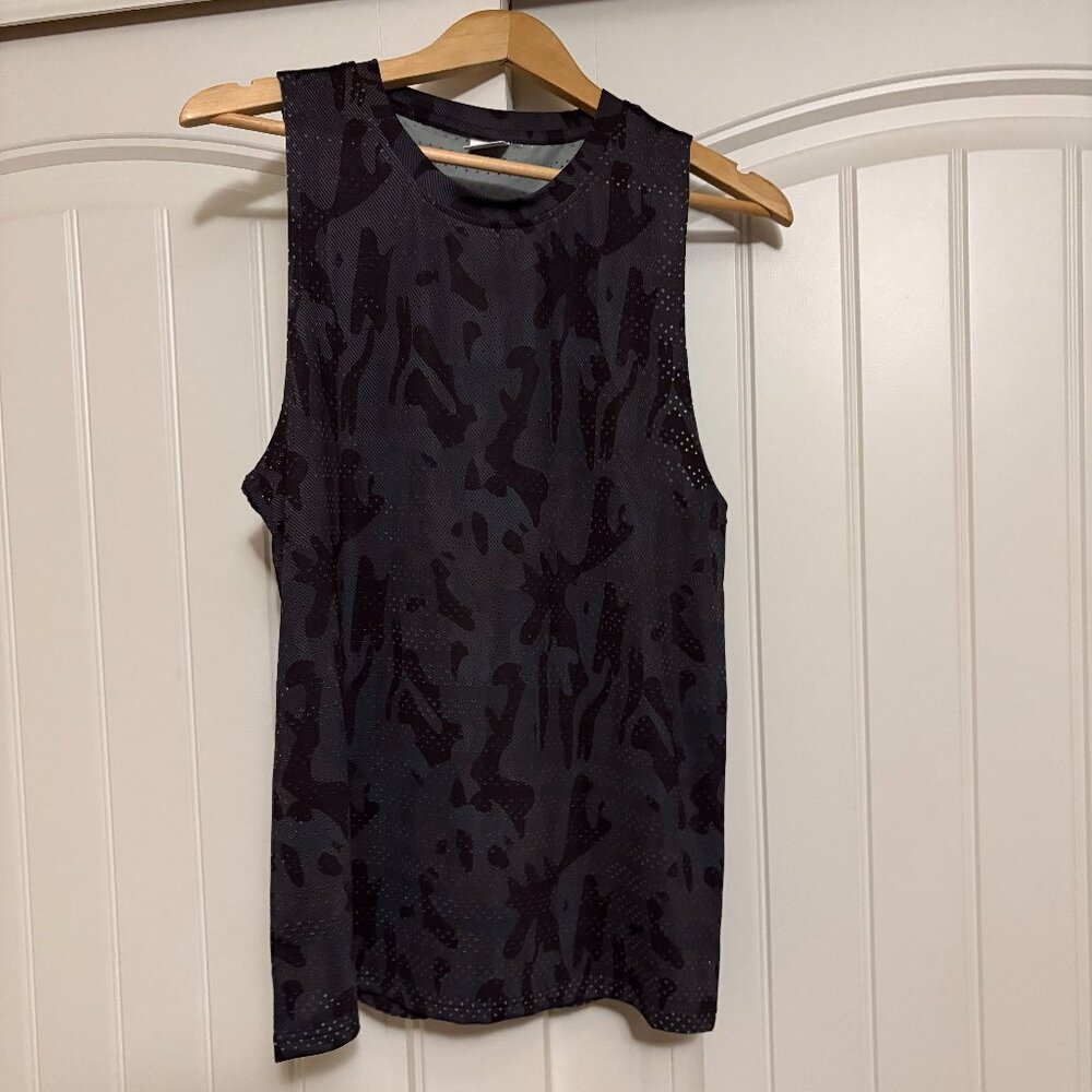 Zyia Active Camo Print Tank Top Medium Black and Gray Recyled Polyester Blend